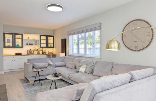 West Wittering House | Family Retreat at One Elms Way - Perfect for 8 Guests