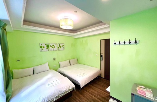 Xitun District House | Discover ONE HOSE新旅: Family-Friendly Retreat Awaits