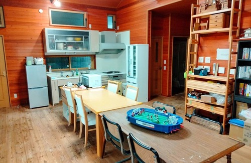 Mito House | Cozy Lodge Atmosphere with Pet-Friendly Amenities