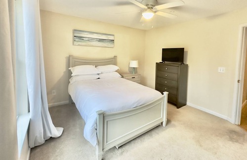 Alabaster House | One Level, 2 bed, 2 bath, walk dist. to hospital