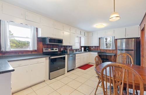 Gardendale House | Convenient Access to UAB with Breakfast Included