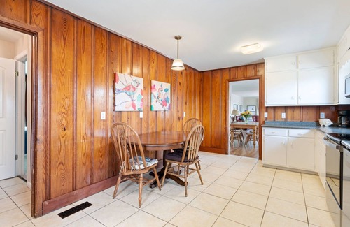 Gardendale House | Convenient Access to UAB with Breakfast Included