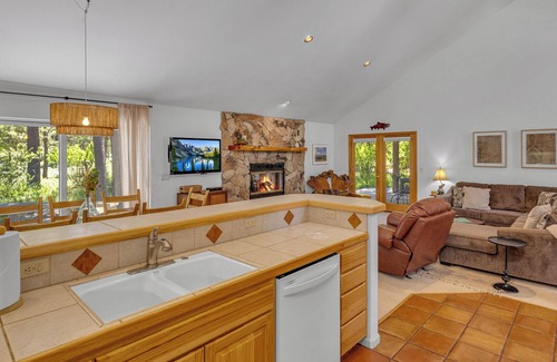 Deer Park House | Spacious 4-Bedroom Home with Hot Tub & Pet Friendly Perks