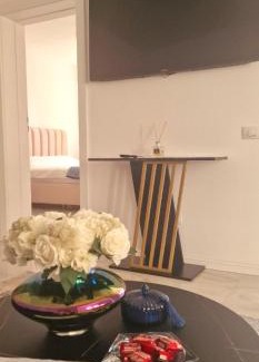 Craiova Apartment | ONE LMC LUXURY Apartments Private Parking,EV 16kwh