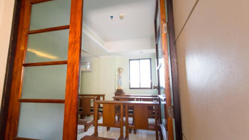 Iloilo City Proper Hotel | Budget-Friendly Comfort at One Lourdes Dormitel