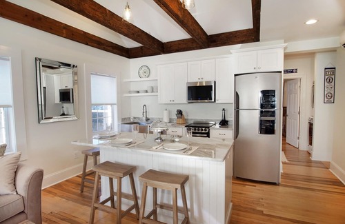 Old Town Condo | Top-Rated One Market Square Condo with Spa & Breakfast