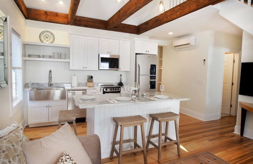 Old Town Condo | Top-Rated One Market Square Condo with Spa & Breakfast