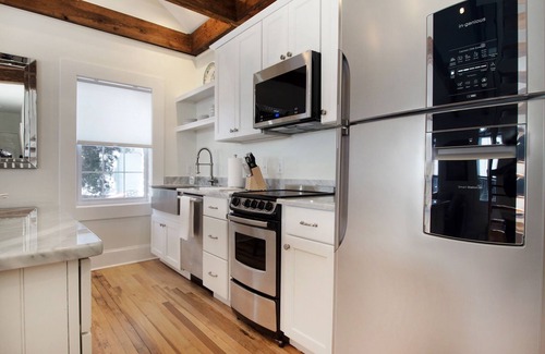 Old Town Condo | Top-Rated One Market Square Condo with Spa & Breakfast
