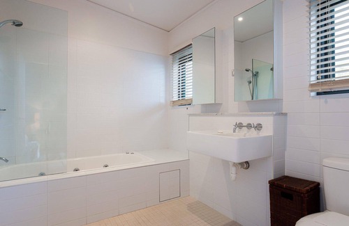 Boat Harbour House | One Mile Ridge: Breathtaking Views & Infinity Pool Retreat