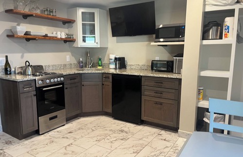 Wells Beach Condo | Steps from the Beach: Guest Rated 9.8 with Oceanfront Pool