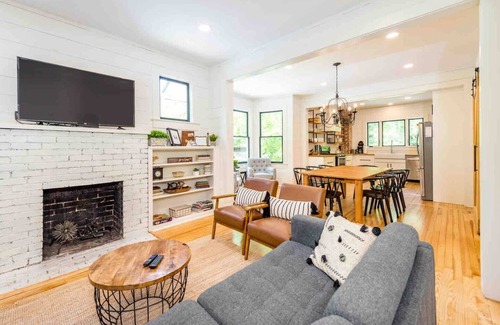 Flat Rock House | Experience The Village House: Dining, Hiking & Spa Retreat
