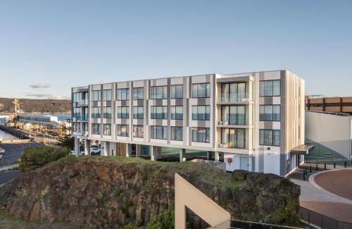 Burnie Hotel | One North Terrace