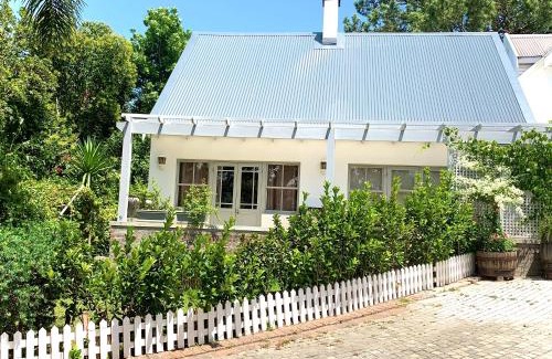 Somerset West House | Discover One Oak Guest House: Exceptional 4-Star Stay