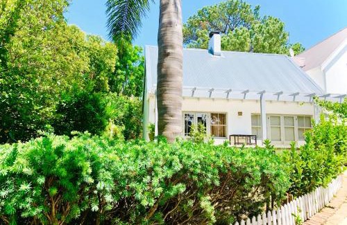 Somerset West House | Discover One Oak Guest House: Exceptional 4-Star Stay