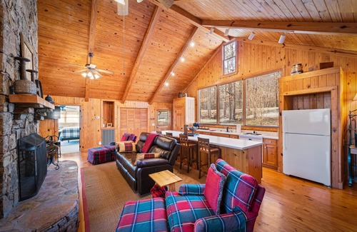 Mentone Cabin | Explore One Oar Missing: Riverfront Retreat with Fireplaces