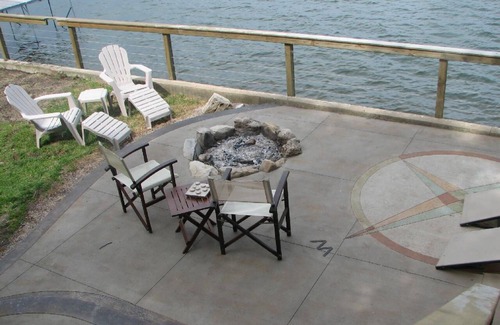 Sturgeon Bay Cottage | Unique Door County Boathouse with Lake Views Awaits You