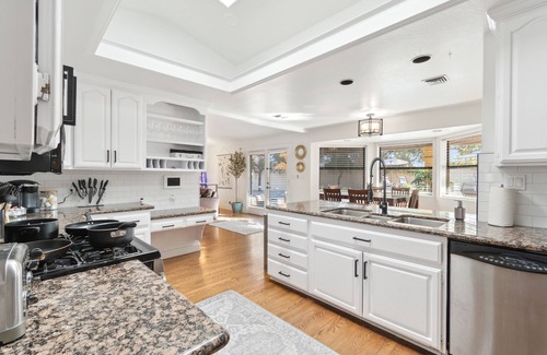Mesa House | Unique Retreat with Mini Golf, Pool & Spa for Families