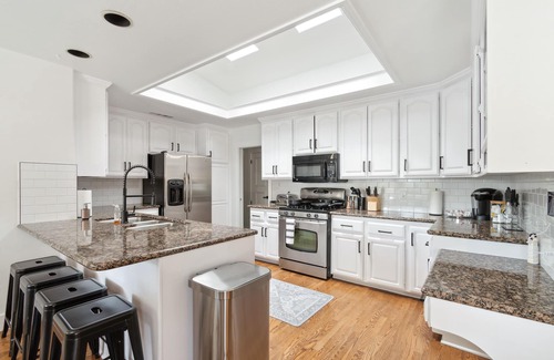 Mesa House | Unique Retreat with Mini Golf, Pool & Spa for Families