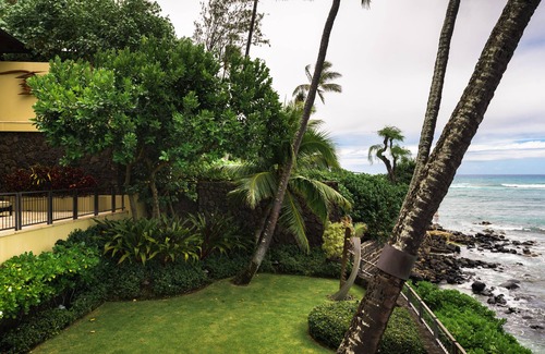 Kahala House | Unique Oceanfront Retreat with Spa and Family-Friendly Amenities