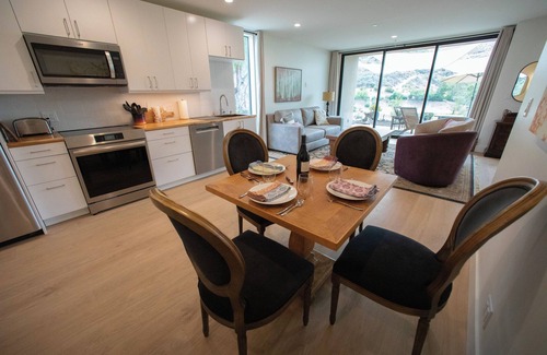Agoura Hills Apartment | One-of-a-Kind Mountain Retreat