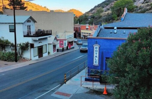 Bisbee Apartment | One of a Kind Old Bisbee Suite Privaten