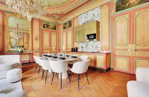 L'Europe Apartment | One-of-a-Kind Sumptuous Home near Parc Monceau