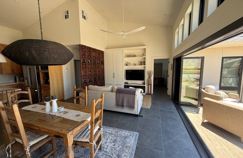 Concord Cottage | Distinctive Wine Country Retreat with Full Kitchen Amenities