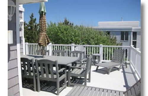 North Beach House | Spacious 5-Bedroom Retreat with Ocean View in North Beach