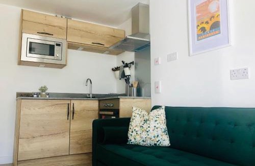 Uplands Apartment | Top-Rated One One Five Apartment - Ideal for Families