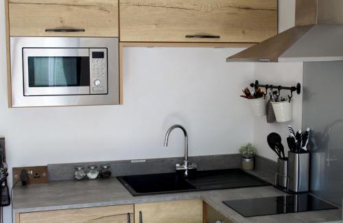 Uplands Apartment | Top-Rated One One Five Apartment - Ideal for Families