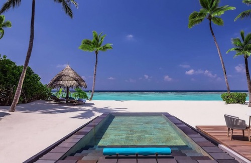 Kanifinolhu Island House | Discover One&Only Reethi Rah: Oceanfront Water Villa Escape