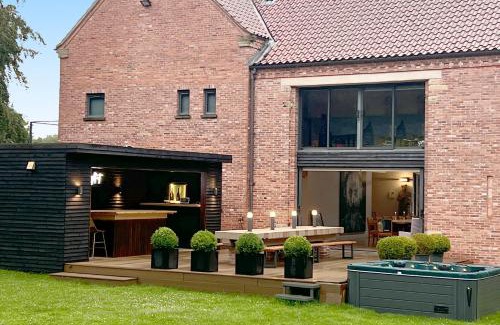 Southwell House | Indulge in Comfort at One Park Lane - Pet & Child Friendly