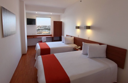 Queretaro Hotel | Stylish One Querétaro Centro Sur with Spa & Family-Friendly Amenities