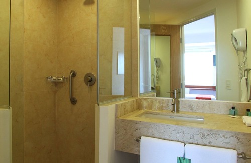 Queretaro Hotel | Stylish One Querétaro Centro Sur with Spa & Family-Friendly Amenities