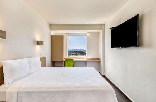 Salina Cruz Hotel | Inviting One Salina Cruz: Family-Friendly with Breakfast