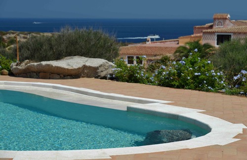 Porto Cervo Villa | Seaside Retreat: Steps from the Waves Near Porto Cervo