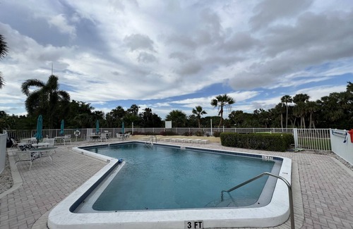 Palm River Estates Villa | Relaxing Villa with Pool and Spa in Palm River Estates