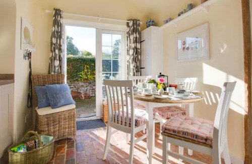 Rye House | Pet-Friendly Retreat at One The Bungalows - 10/10 Review