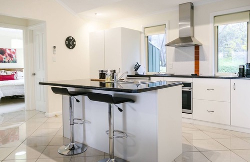 Upper Wakefield Cottage | Experience One Tree Accommodation: The Retreat Awaits