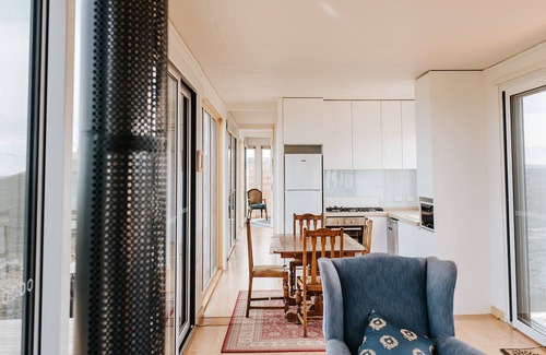 Hazel Park Villa | Scenic One Tree Hill Lockie's Lookout with Ocean Views