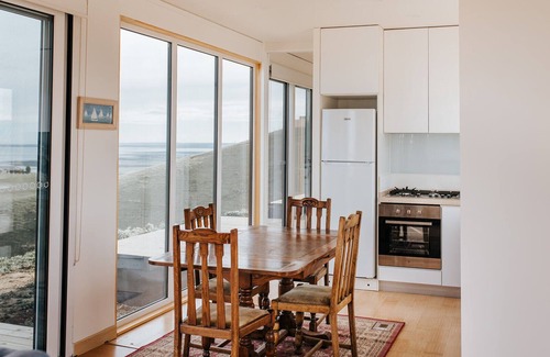 Hazel Park Villa | Scenic One Tree Hill Lockie's Lookout with Ocean Views