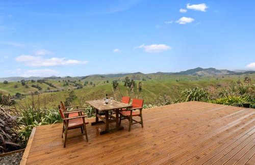 Wakefield House | Discover One Two Eight: Family-Friendly Richmond Retreat