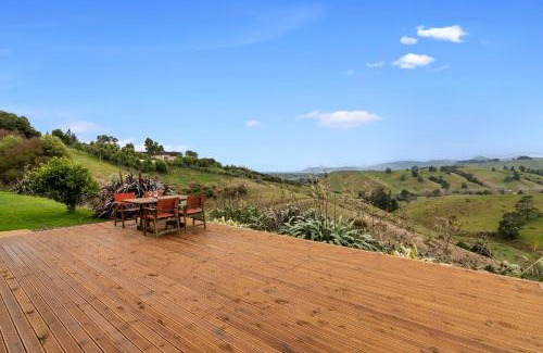 Wakefield House | Discover One Two Eight: Family-Friendly Richmond Retreat