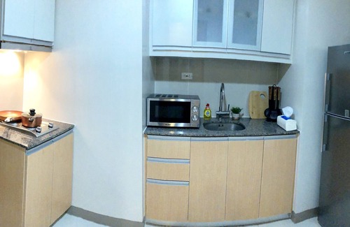Bonifacio Global City Hotel | Modern One Uptown Residence BGC Near Grand Hyatt