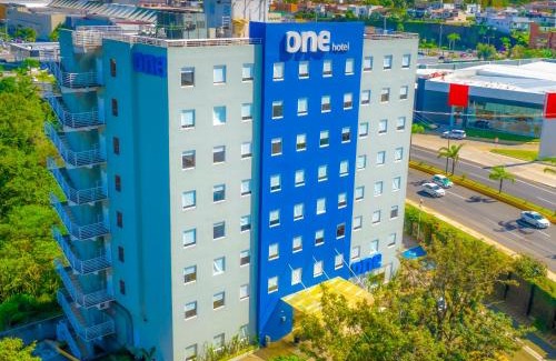 Xalapa Hotel | Budget-Friendly One Xalapa Las Animas with Breakfast Included