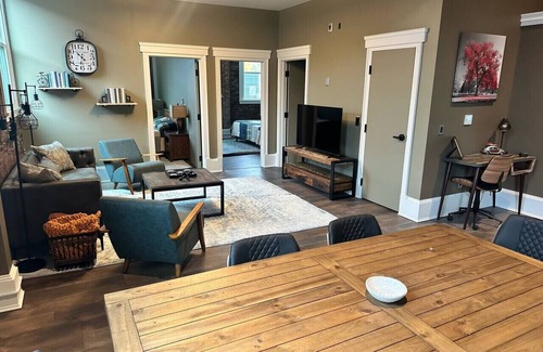 Barre Apartment | One Zero Five Stay 304