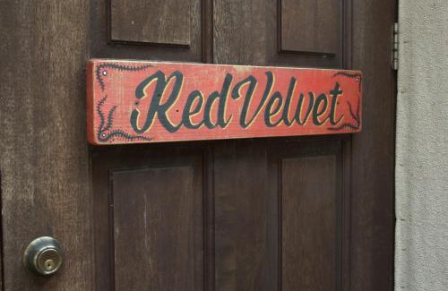 Saint Andrew Apartment | Experience Comfort at One32 Guesthouse Red Velvet
