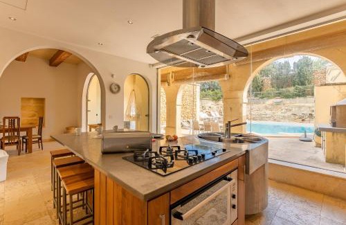 Xaghra Apartment | Elegant OneFifty Gozitan Villa with Pool & Pet Friendly