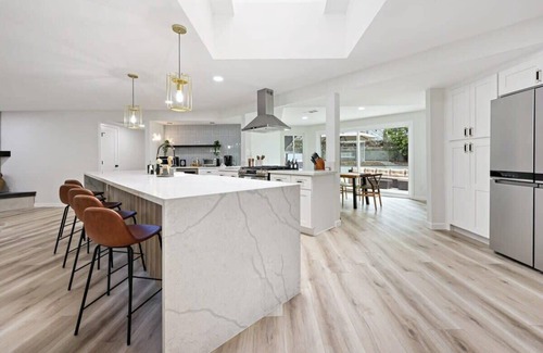 Carlsbad House | Beachfront Retreat with Hot Tub & Ocean Views