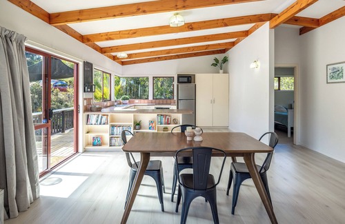 Onetangi House | Onetangi Beach Retreat: Family-Friendly Waiheke Escape